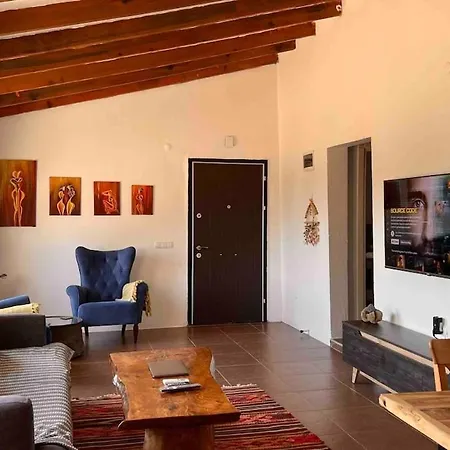 Karaincirevleri Muestakil Tas Ev * Emecik