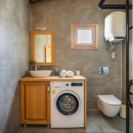 Karaincirevleri Muestakil Tas Ev Casa de Férias