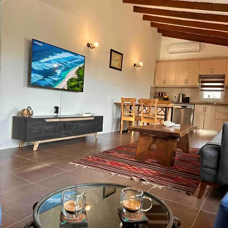 Casa de Férias Karaincirevleri Muestakil Tas Ev *