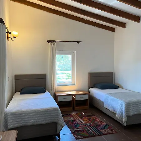 Holiday home Karaincirevleri Muestakil Tas Ev