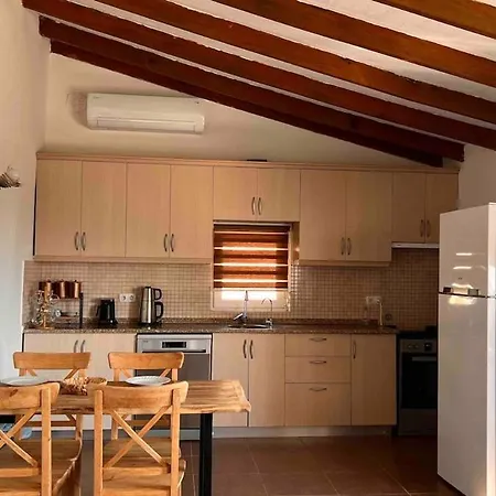 Holiday home Karaincirevleri Muestakil Tas Ev