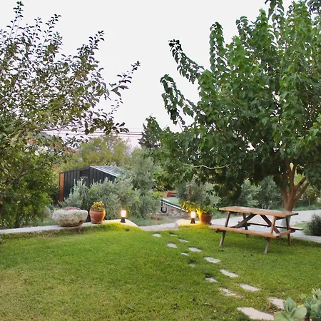 Karaincirevleri Muestakil Tas Ev * Emecik